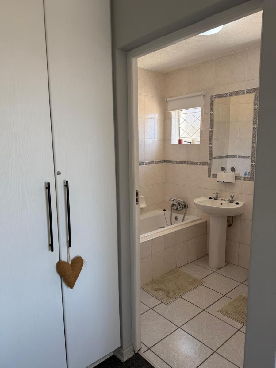 2 Bedroom Property for Sale in Hartenbos Heuwels Western Cape